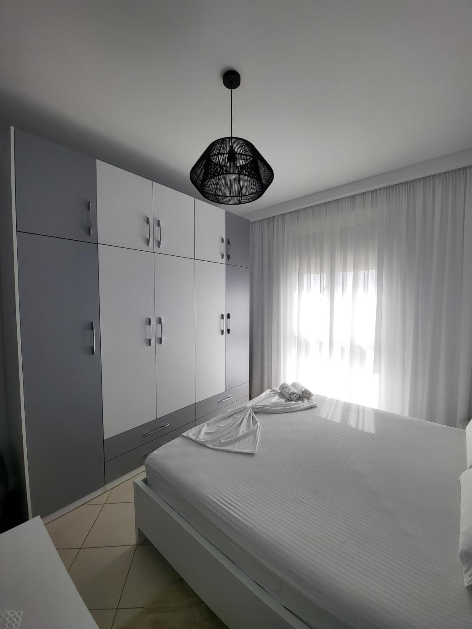 Alex'S Apartment 2 Durrës Exteriör bild